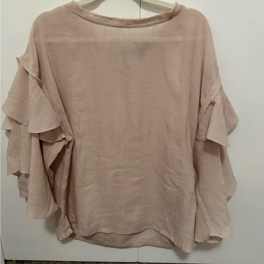 Wishlist Apparel Ruffle Sleeve Cream Blouse, Size Medium